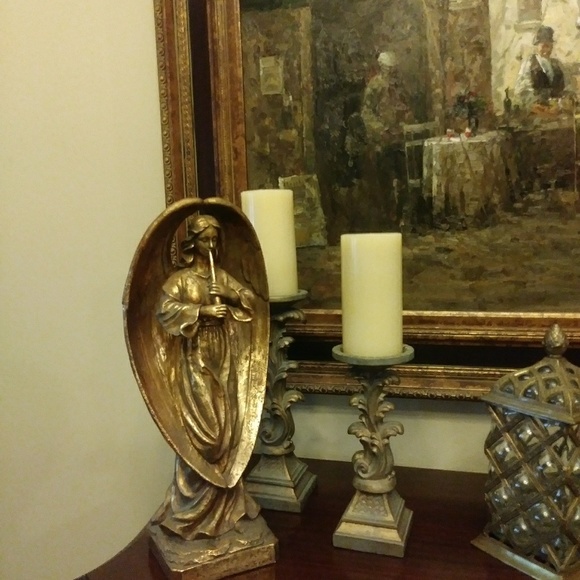 Beautiful Angel Tabletop Statue - Picture 1 of 4